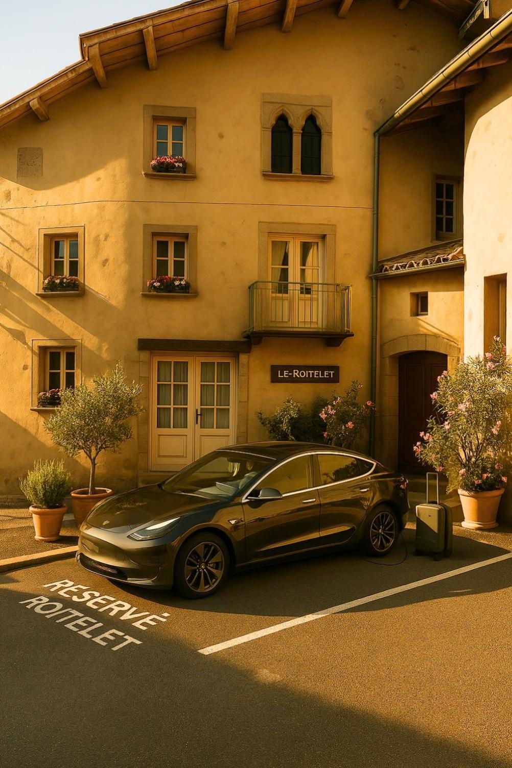 Appart'Hotel Chaleureux Au Coeur De Tullins - Le Roitelet Exterior photo